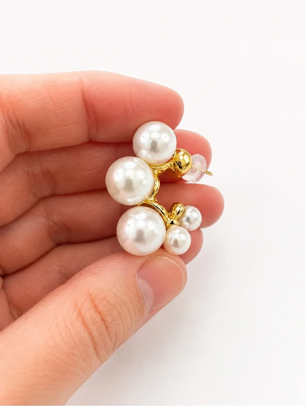 Lightweight Faux‎ Pearl Hoop Earrings Gold Tone Acrylic Pearl Statement NWT.